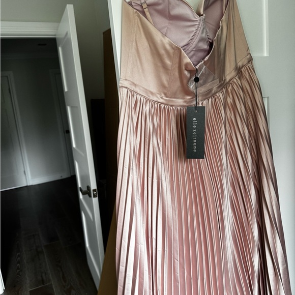 Milano Midi Dress - Picture 4 of 5